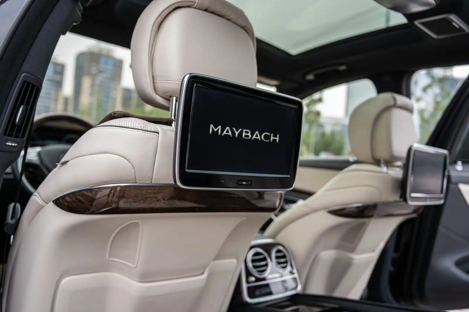Mercedes Maybach S 560