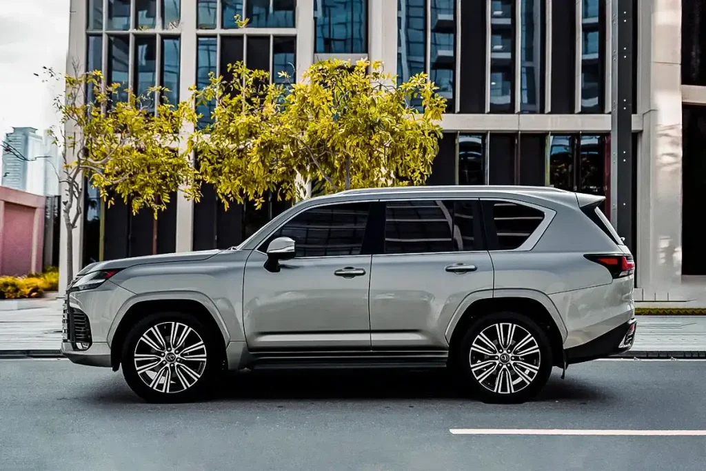 Lexus LX 600
