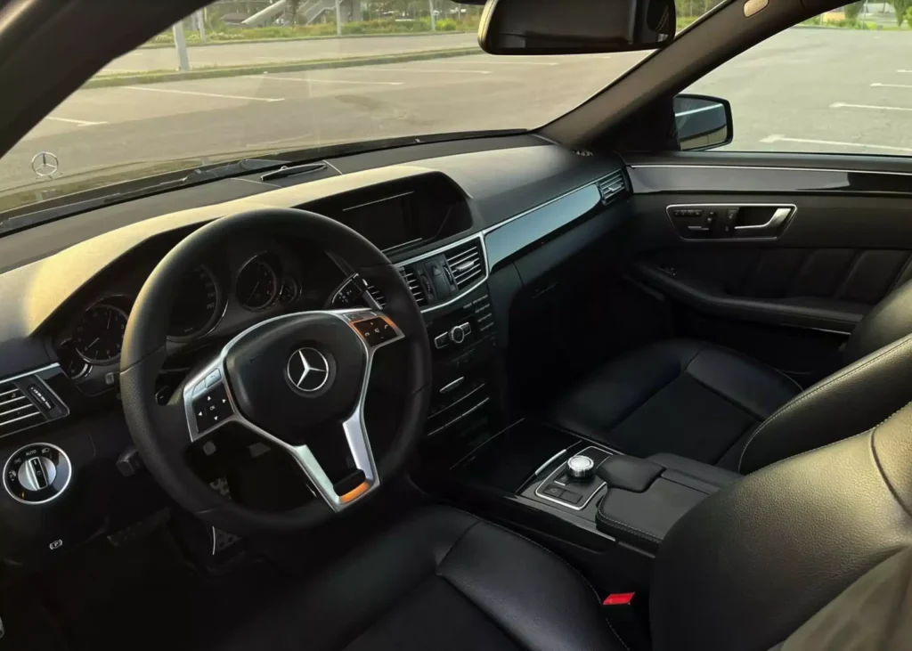 Mercedes E 212