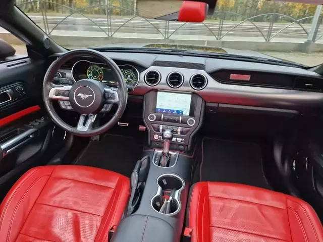 Ford Mustang 2021 Кабриолет
