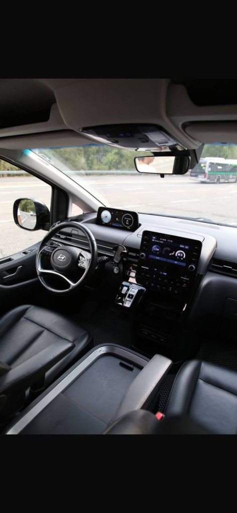 Hyundai Staria