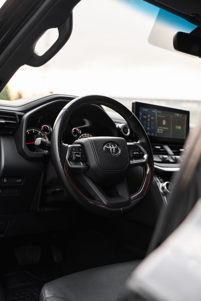 Toyota Land Cruiser 300