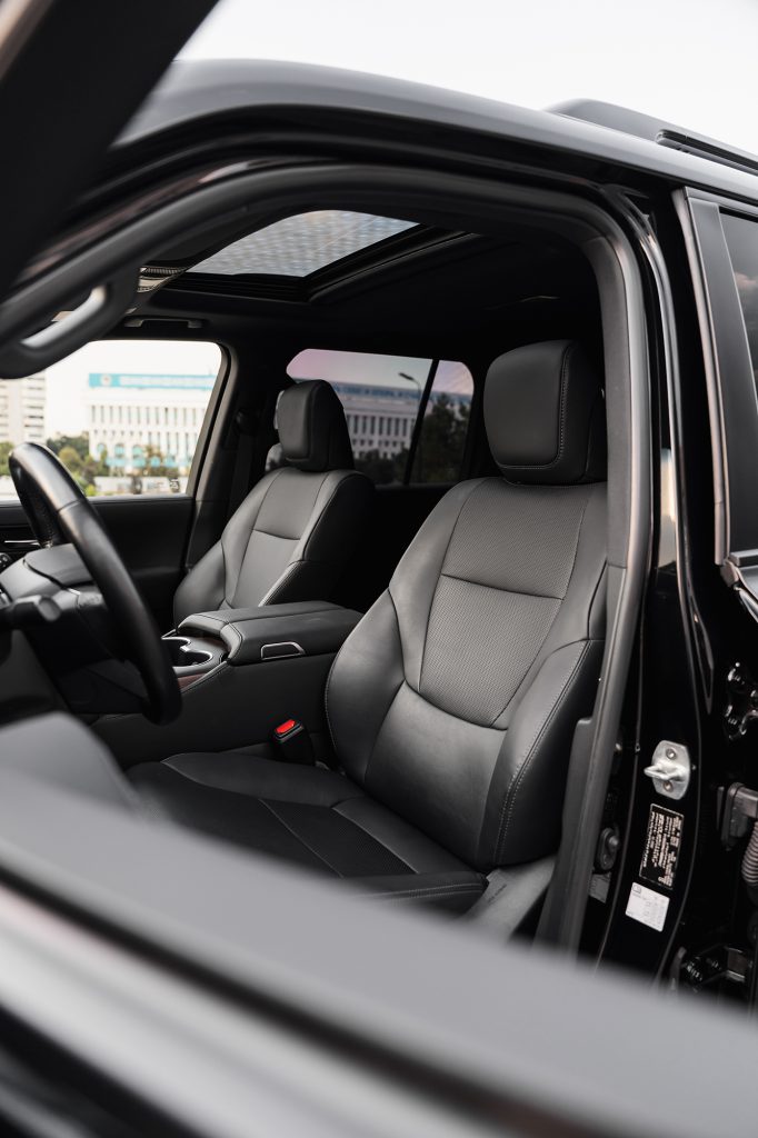 Toyota Land Cruiser 300