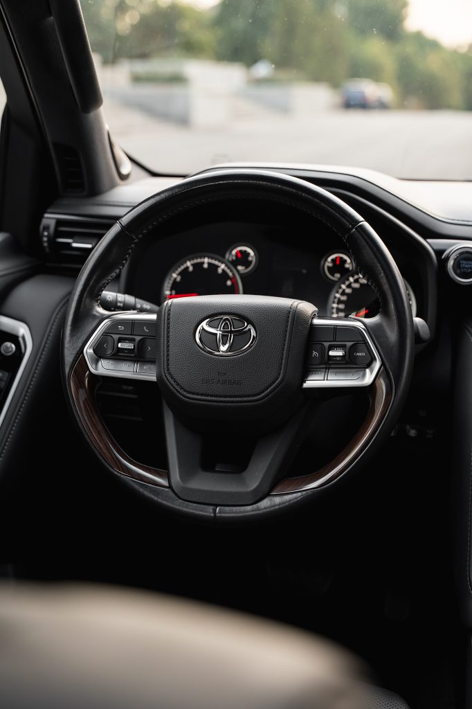 Toyota Land Cruiser 300