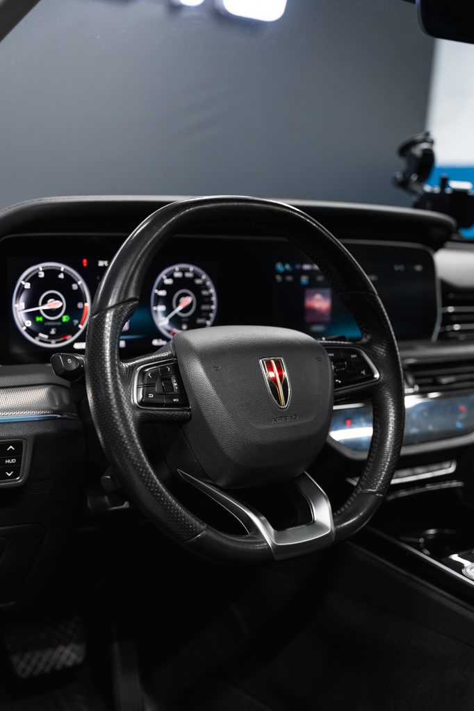 Honqi HS5