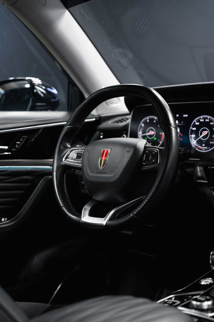 Honqi HS5