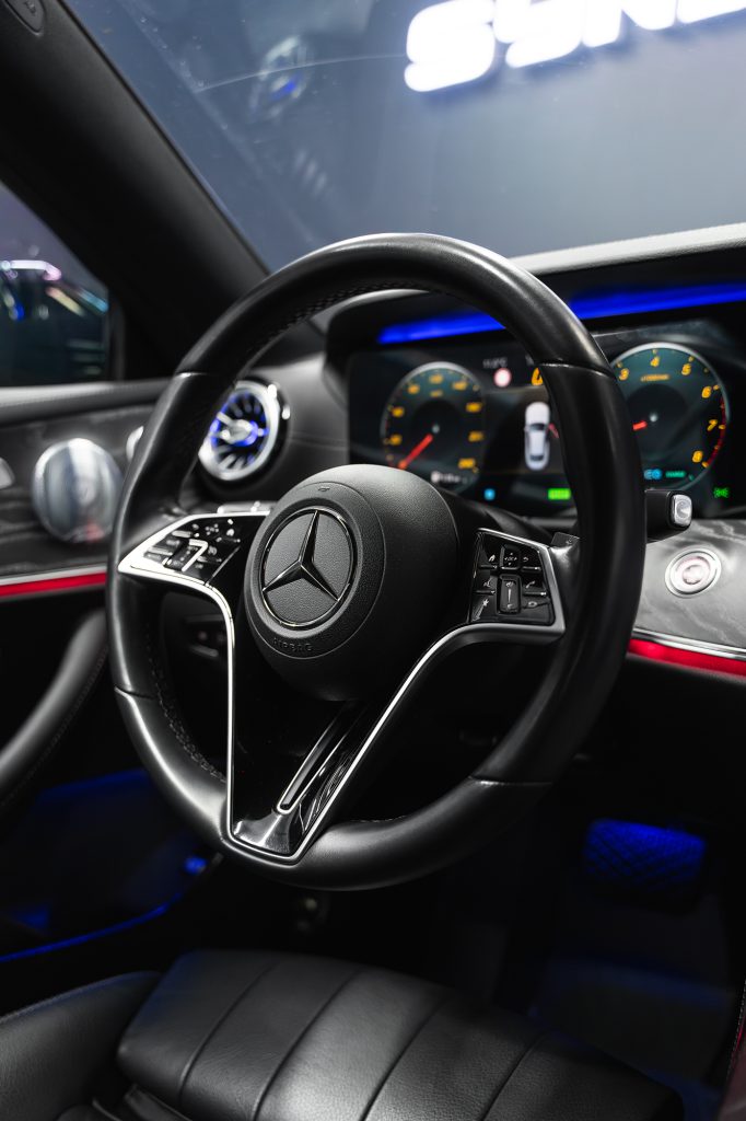 Mercedes-Benz E300