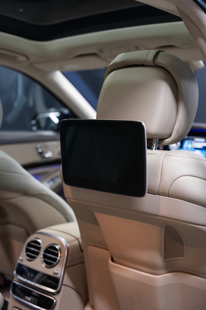Mercedes-Benz S560