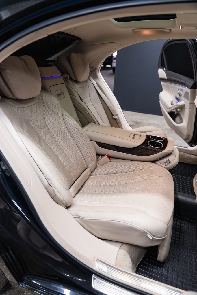 Mercedes-Benz S560