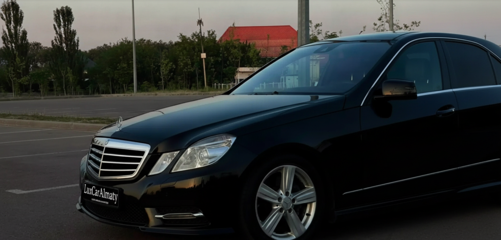 Mercedes E 212