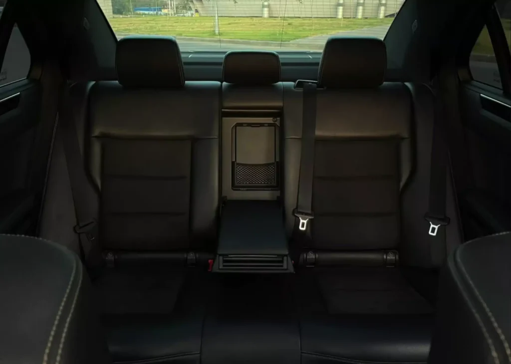 Mercedes E 212