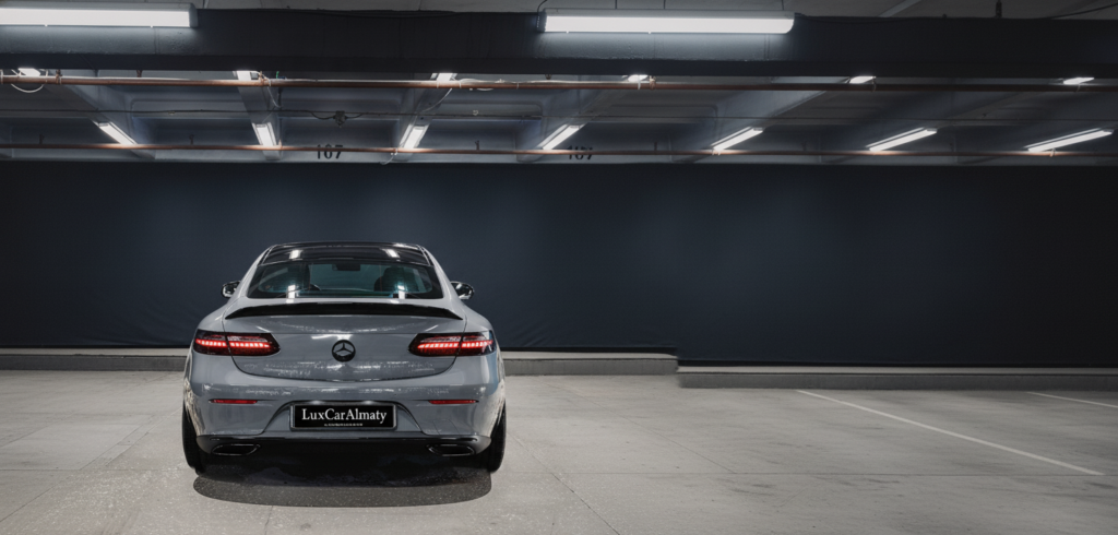 Mercedes-Benz E300