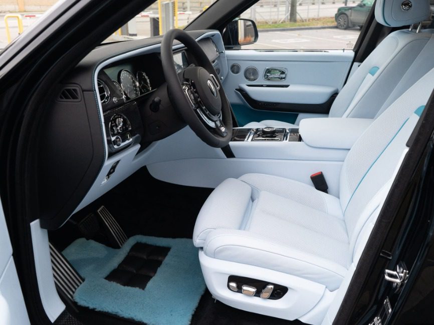 Rolls-Royce Cullinan Black Badge
