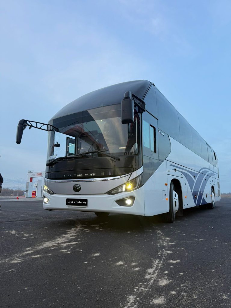 Yutong Premium VIP BUS 2024 (белый)