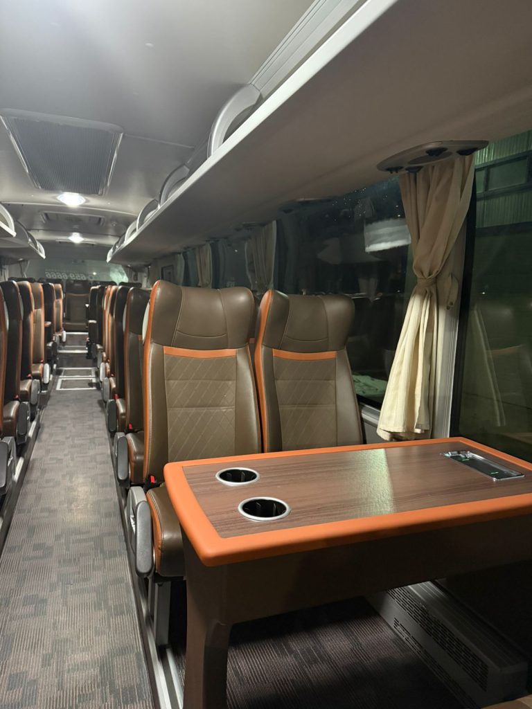 Yutong Premium VIP BUS 2024 (белый)