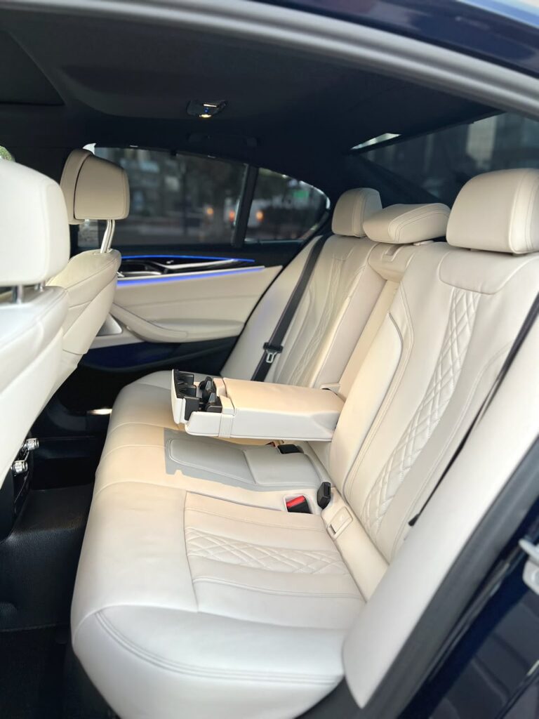 Аренда BMW M550i 2022 в Алматы — фото 3