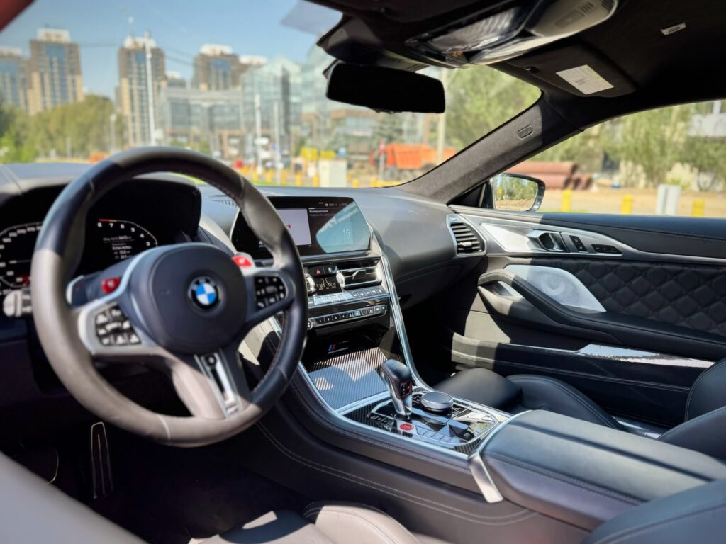 Аренда BMW M8 Competition Coupe 2022 в Алматы — фото 4