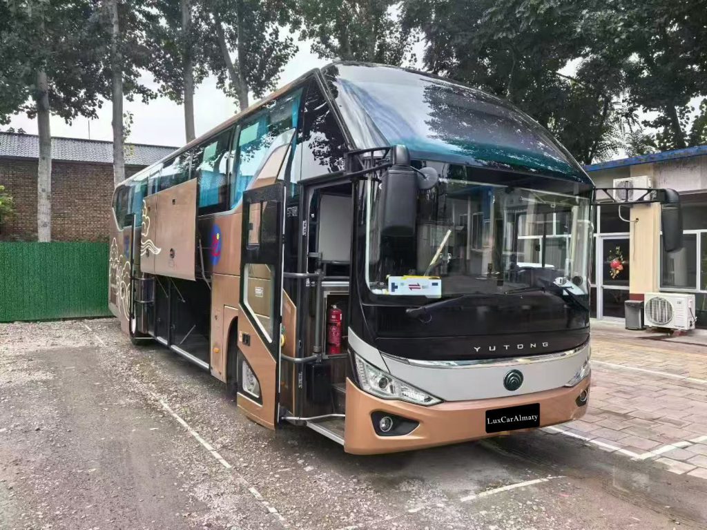 Yutong Premium VIP BUS 2024 (коричневый)