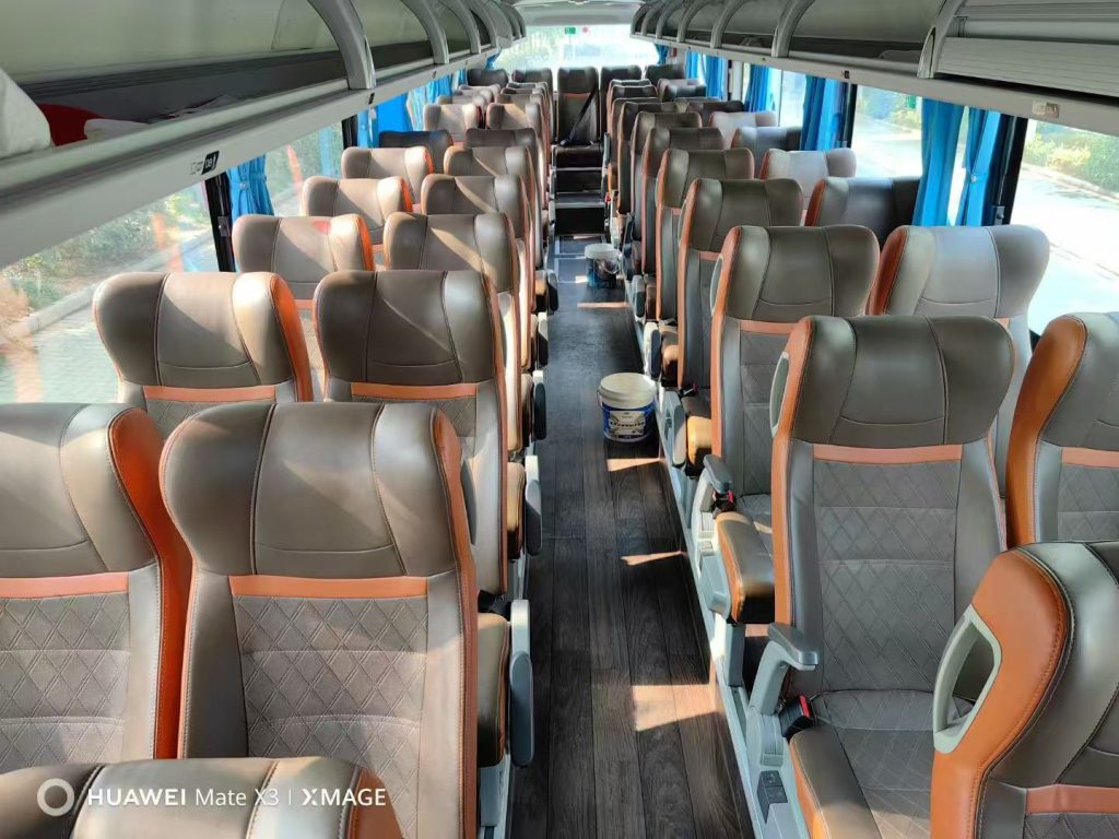 Yutong Premium VIP BUS 2024 (коричневый)