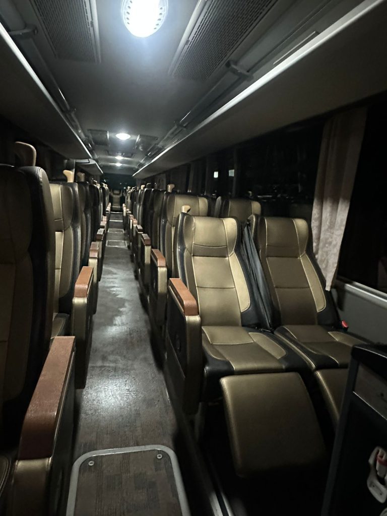 Yutong Premium VIP BUS 2024 (белый)